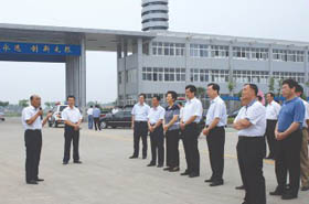 于归赫董事长向烟台市委市人大主任孙永春|、市委副书记市长张江汀等领导同志介绍企业情况同志（2008年7月）