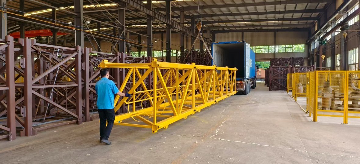 山东鸿达重工HTB63塔机再赴约旦